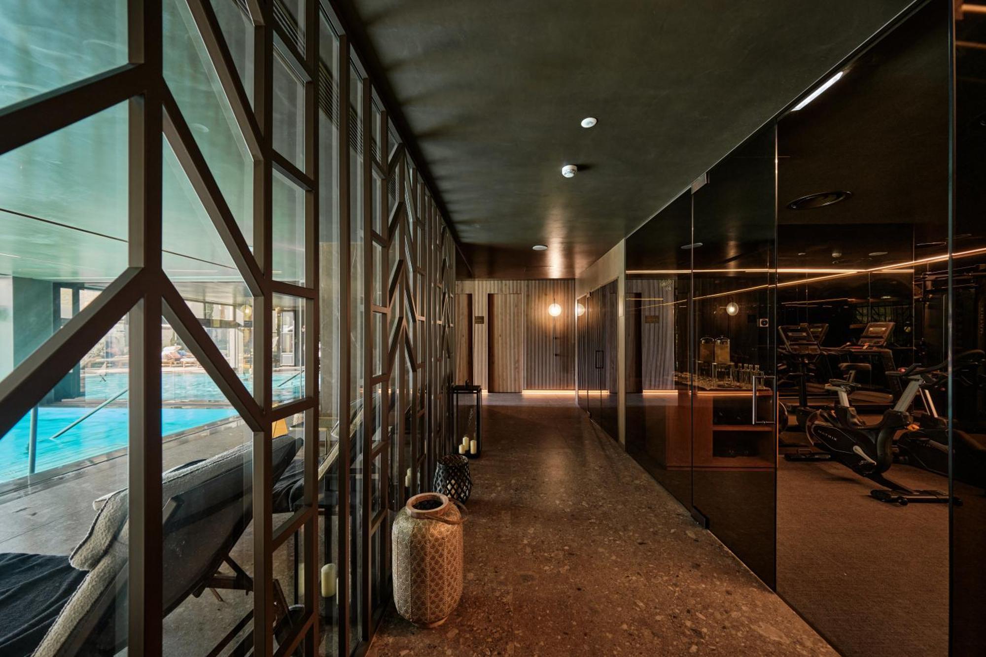 Ga Palace Hotel & Spa, A Xixth-Century Villa Porto Dış mekan fotoğraf The gym at The Standard East Village
