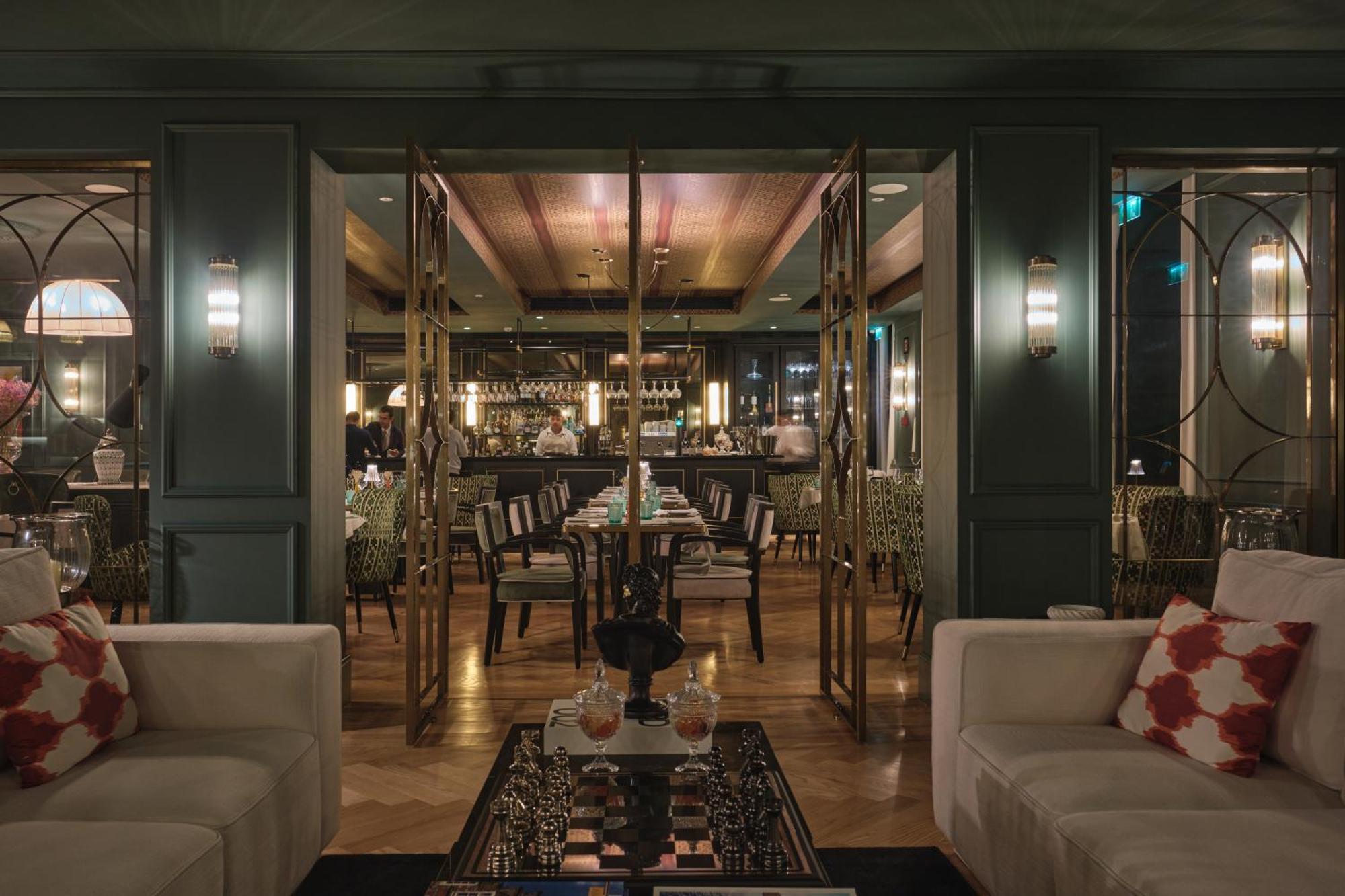 Ga Palace Hotel & Spa, A Xixth-Century Villa Porto Dış mekan fotoğraf The bar at the Mandarin Oriental, London