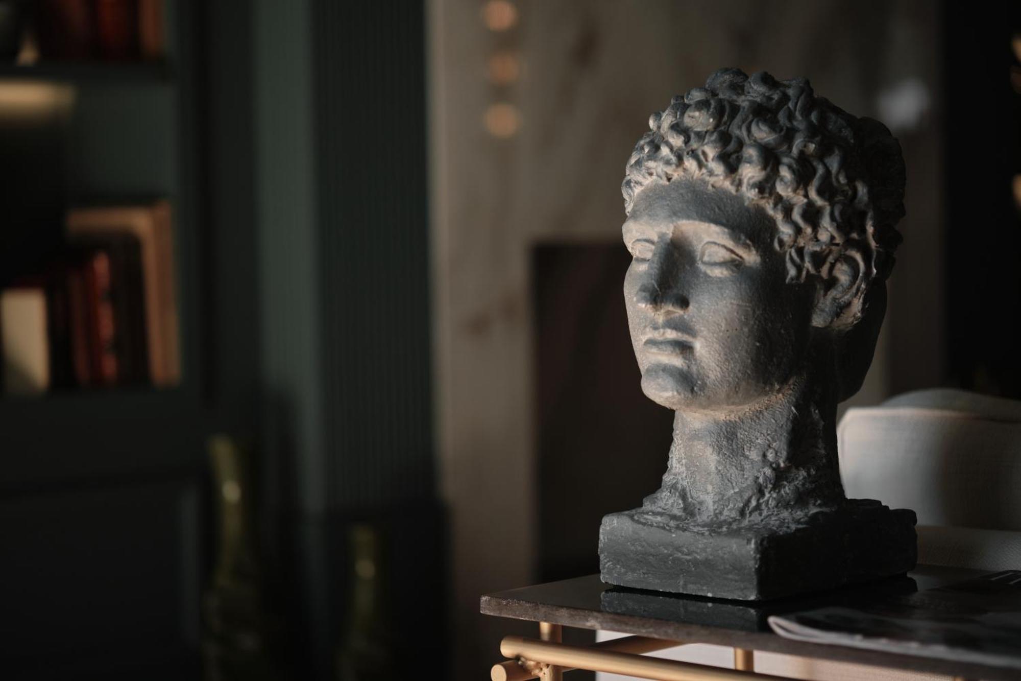 Ga Palace Hotel & Spa, A Xixth-Century Villa Porto Dış mekan fotoğraf Bust of Sappho